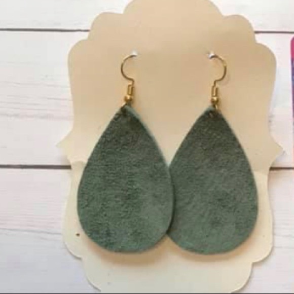 Suede earrings - Picture 1 of 1